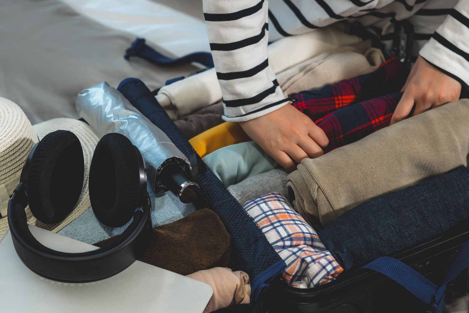 Čo so sebou vziať na dovolenku? | WebJET CMS Balenie kufra na cestu.