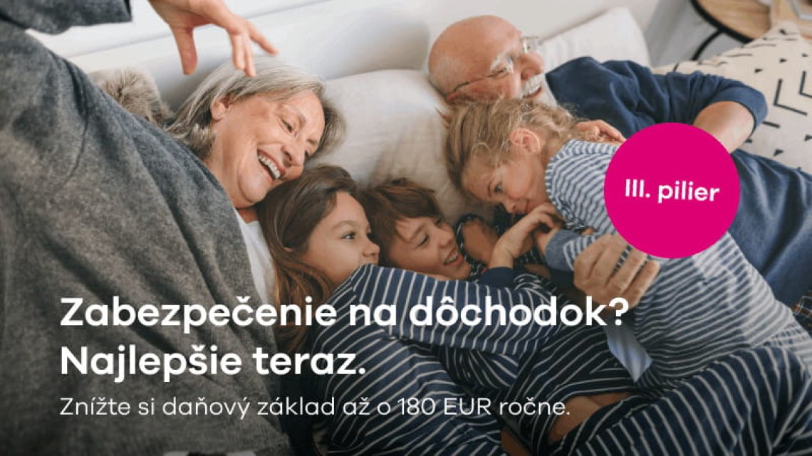 Starí rodičia sa hrajú s vnúčatami